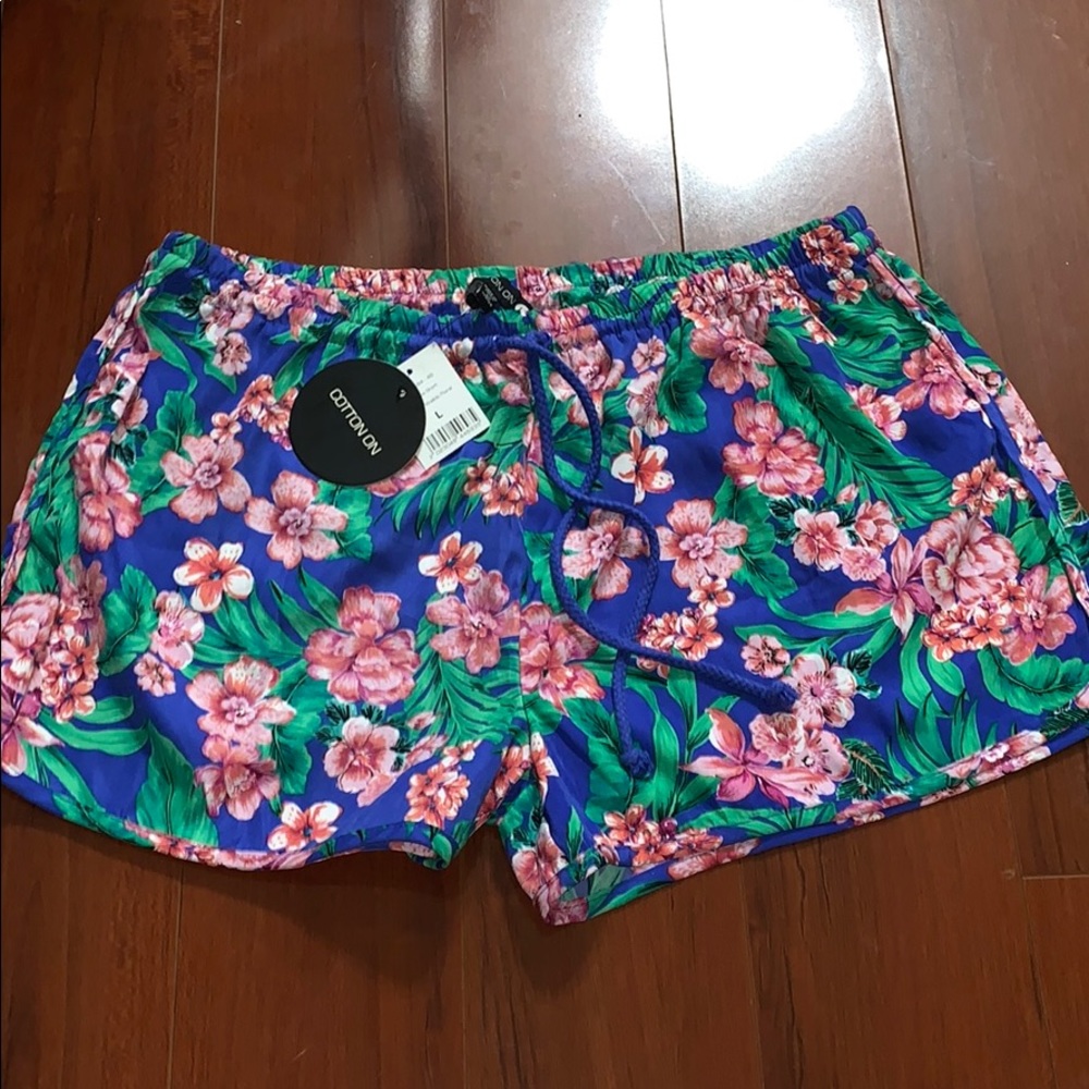 “Cotton On” boxer shorts